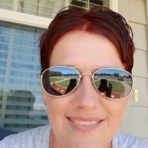 Meet your Posher, Crystal