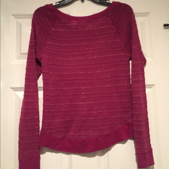 Magenta sweater with tiny gold stripes - Picture 1 of 2