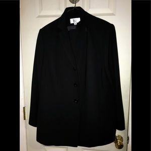 Le suit separates black pantsuit