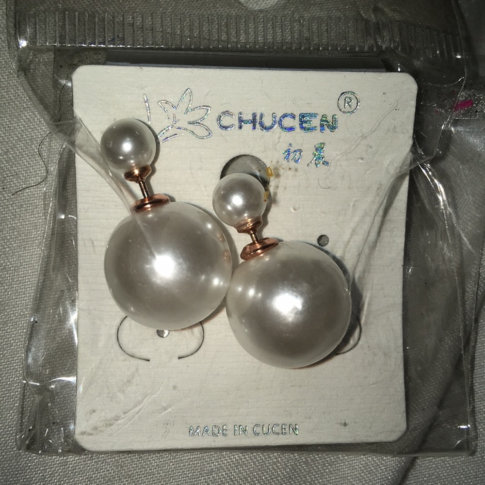 B1G1! NWT dual sided pearls