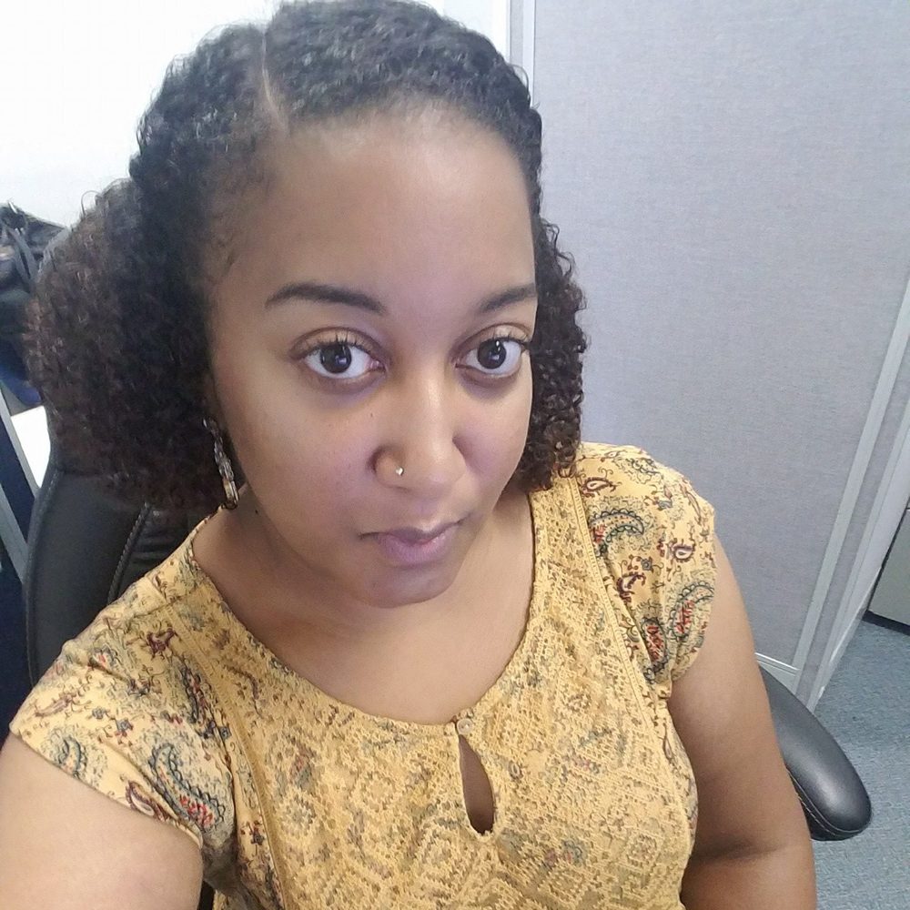 Meet your Posher, Corinne