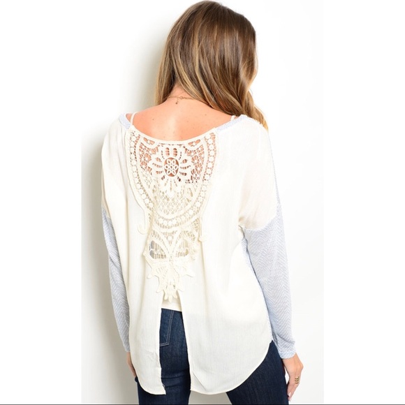 🔥4 for 25 LAST ONE Light Blue Ivory Top - Picture 2 of 6