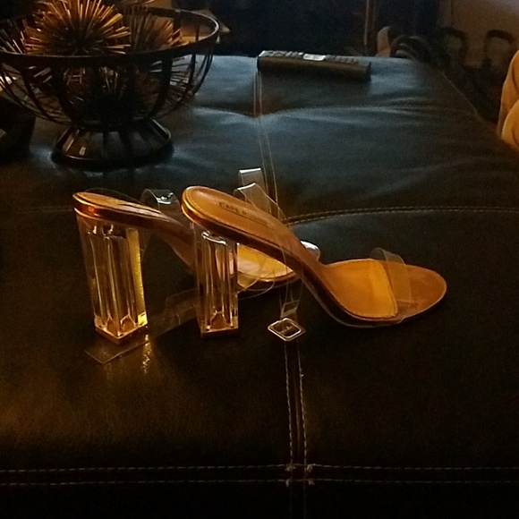 Cape ribbon see through heel - Picture 3 of 4