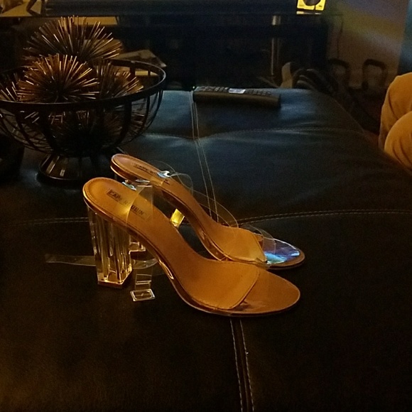 Cape ribbon see through heel - Picture 4 of 4