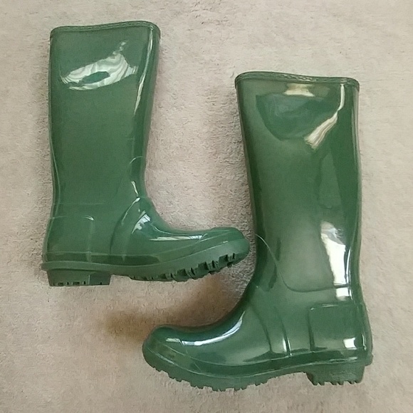 sociology rain boots