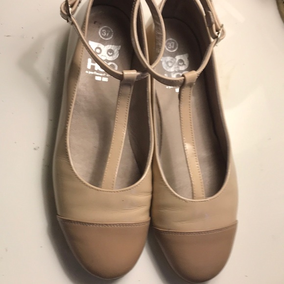 T buckle flats - Picture 1 of 4