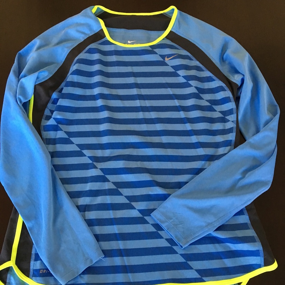 Nike Dri-Fit Long Sleeve Stripe