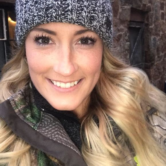 Meet your Posher, Lindsay - Picture 2 of 2