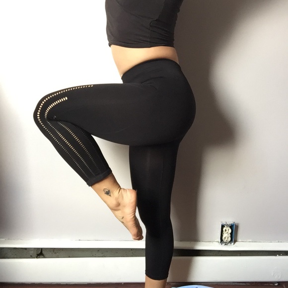 fabletics cropped leggings