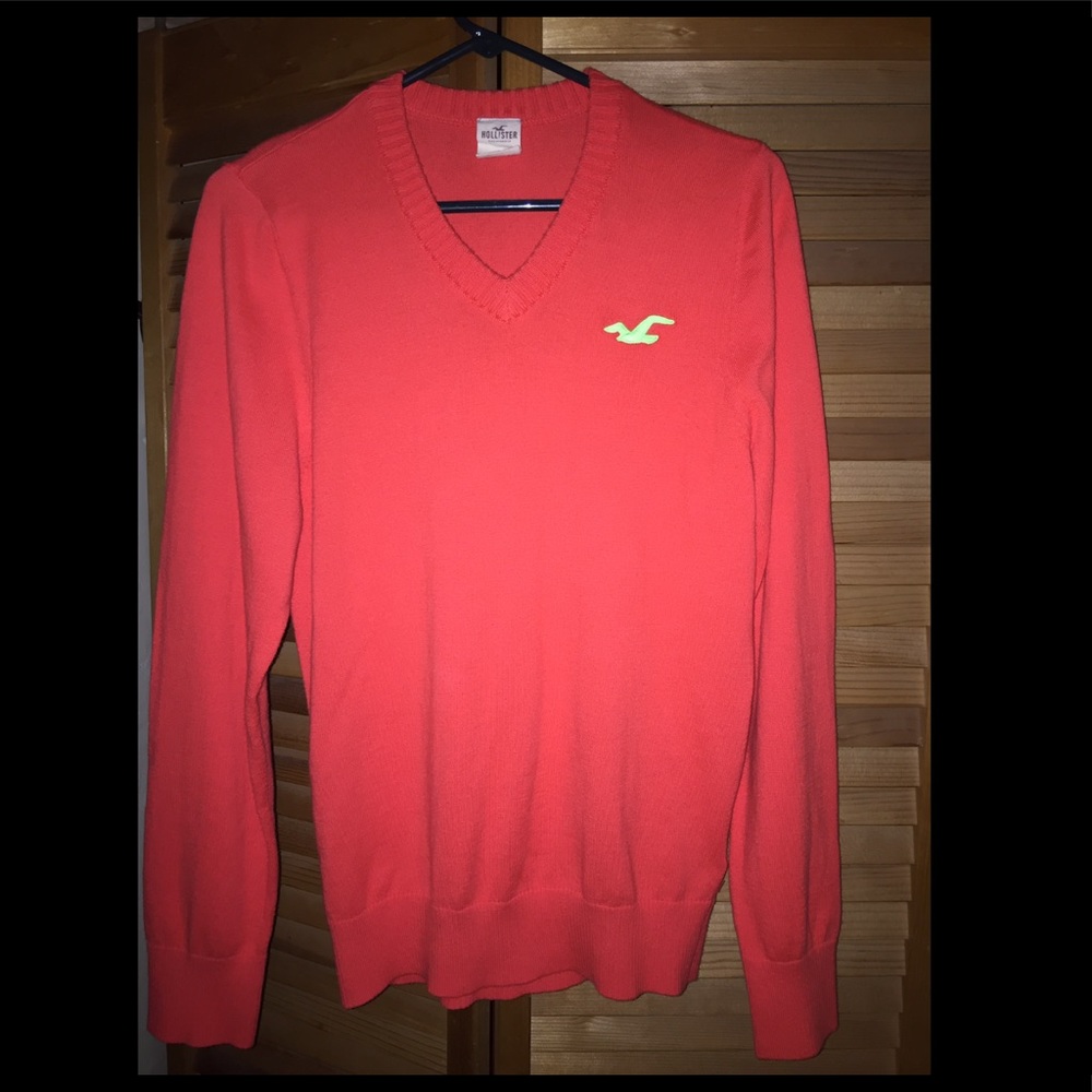 Hollister Sweater Size Large Like NEW