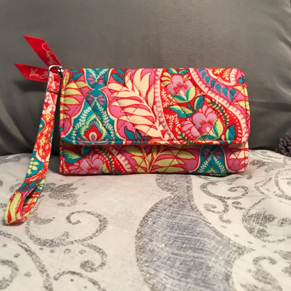 Vera Bradley floral wristlet