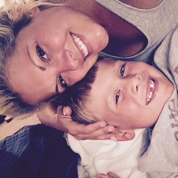 Meet your Posher (or “Posh-ah” as I say...) Jess😚 - Picture 2 of 5