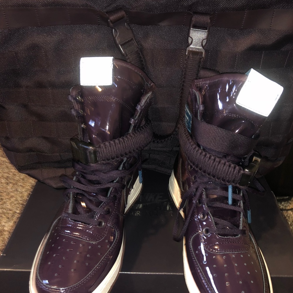 NIB Nike AF1 SF women’s size US 8 matching tote!