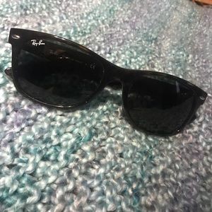 Tortoise Ray-Ban New Wayfarers