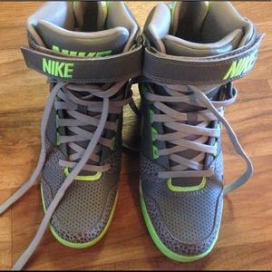 Air Revolution Sky Hi W Grey Fluorescent Green