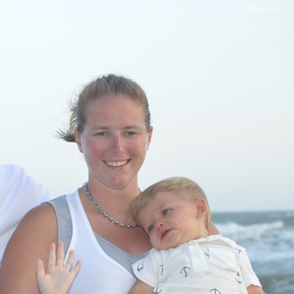 Meet your Posher, Liz - Picture 1 of 1