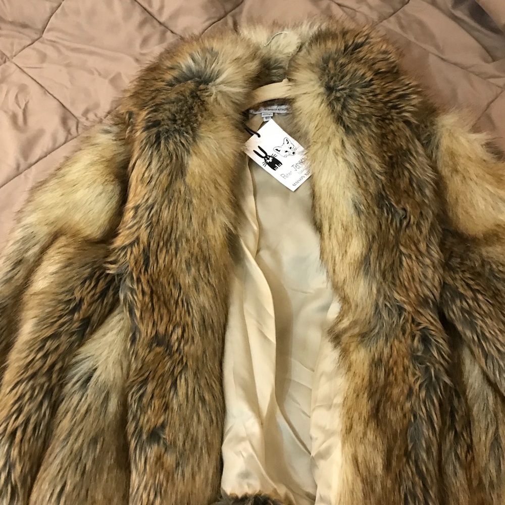 Faux Fur Coat, brand new with a tag! - Picture 5 of 8