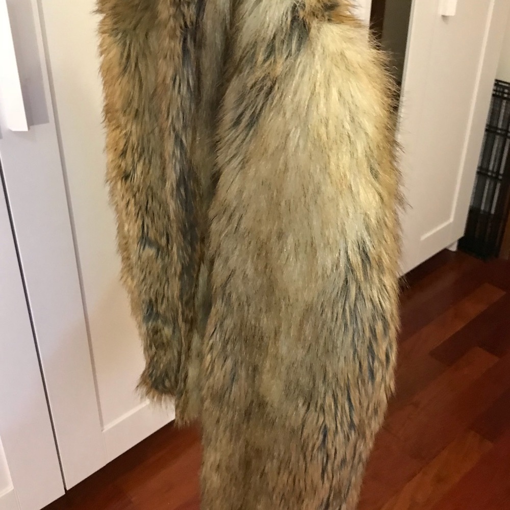 Faux Fur Coat, brand new with a tag! - Picture 8 of 8