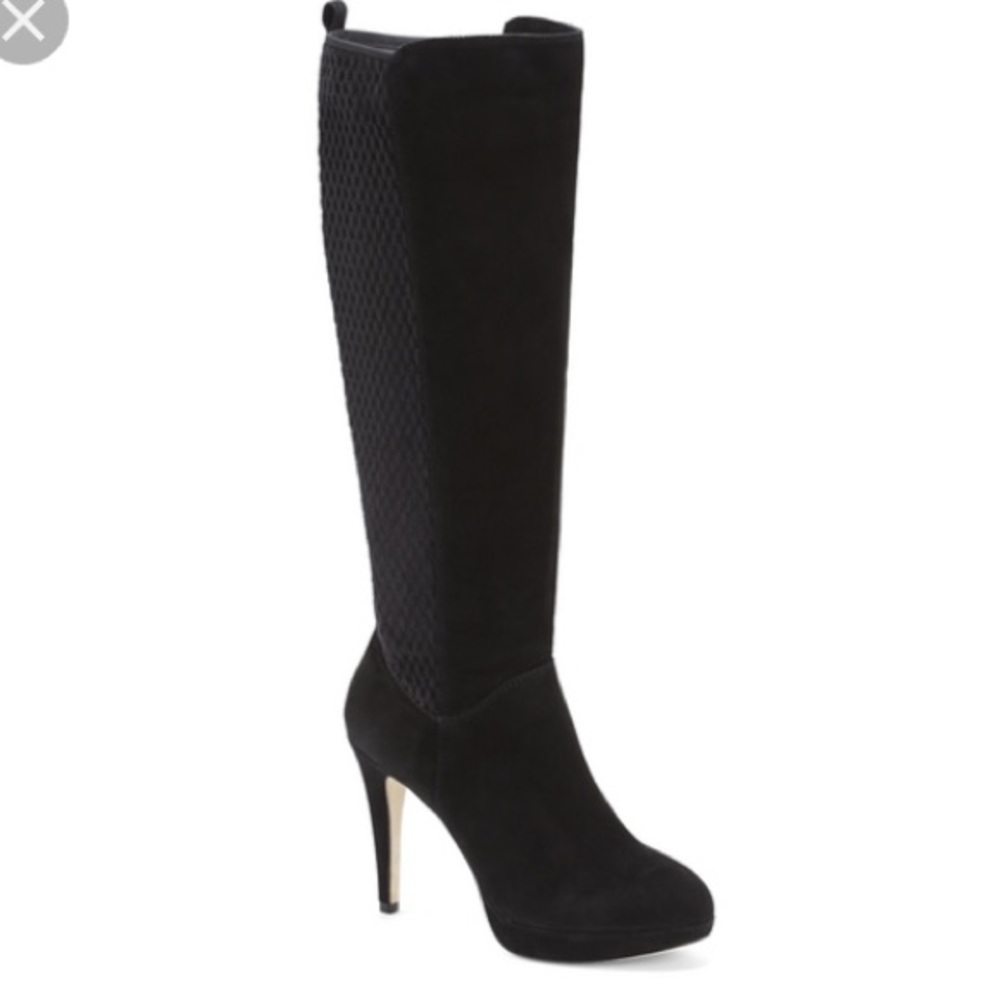 24 HOUR SALE!! Vince Camuto Signature Black Boots