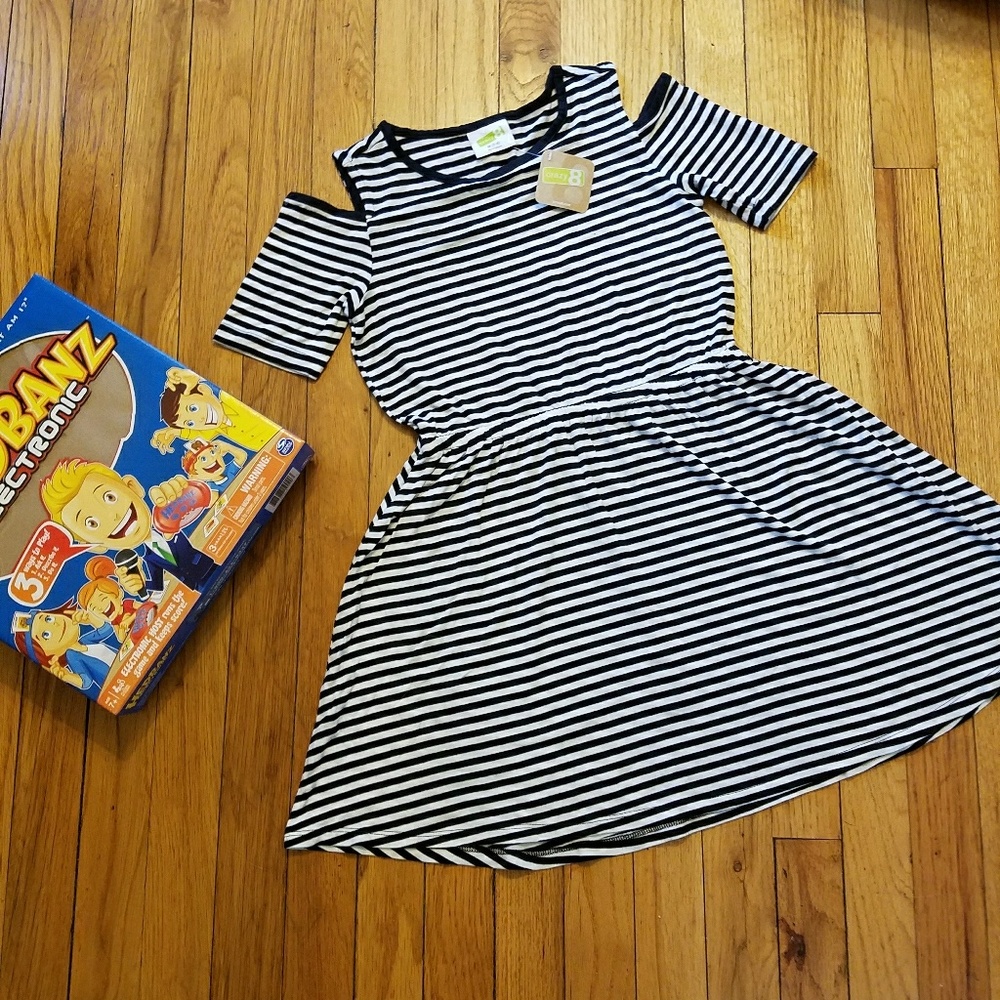 NWT Crazy 8 Black & White striped cold shoulder