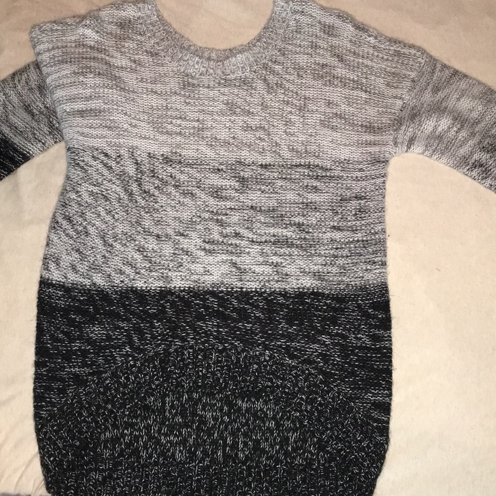 Great condition, black ombré sweater!