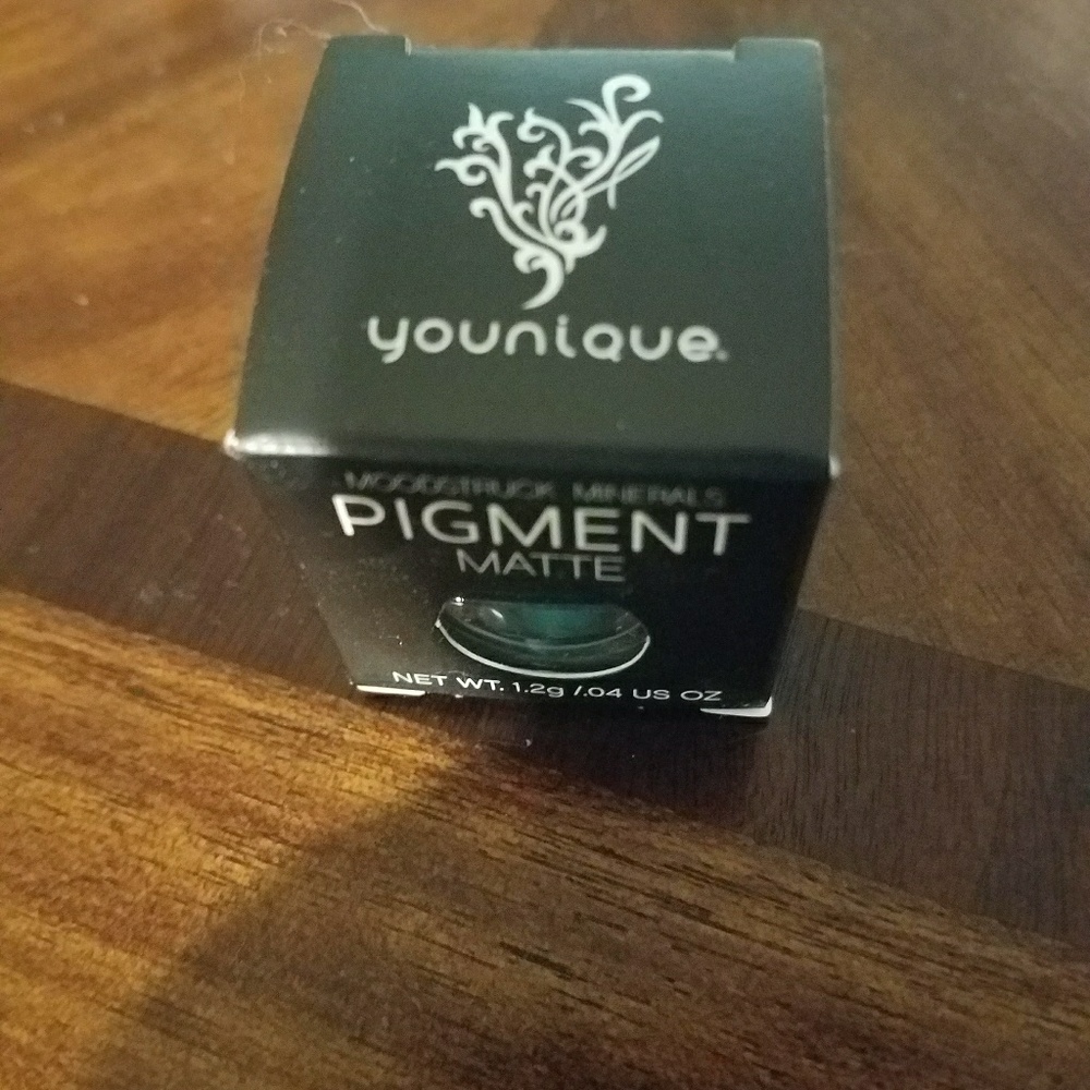Younique Eye Pigment