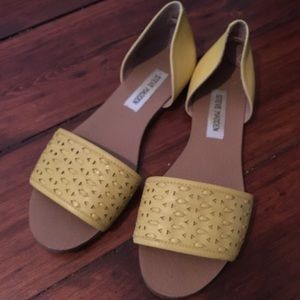 Steve Madden Taylerr size 7 yellow sandals