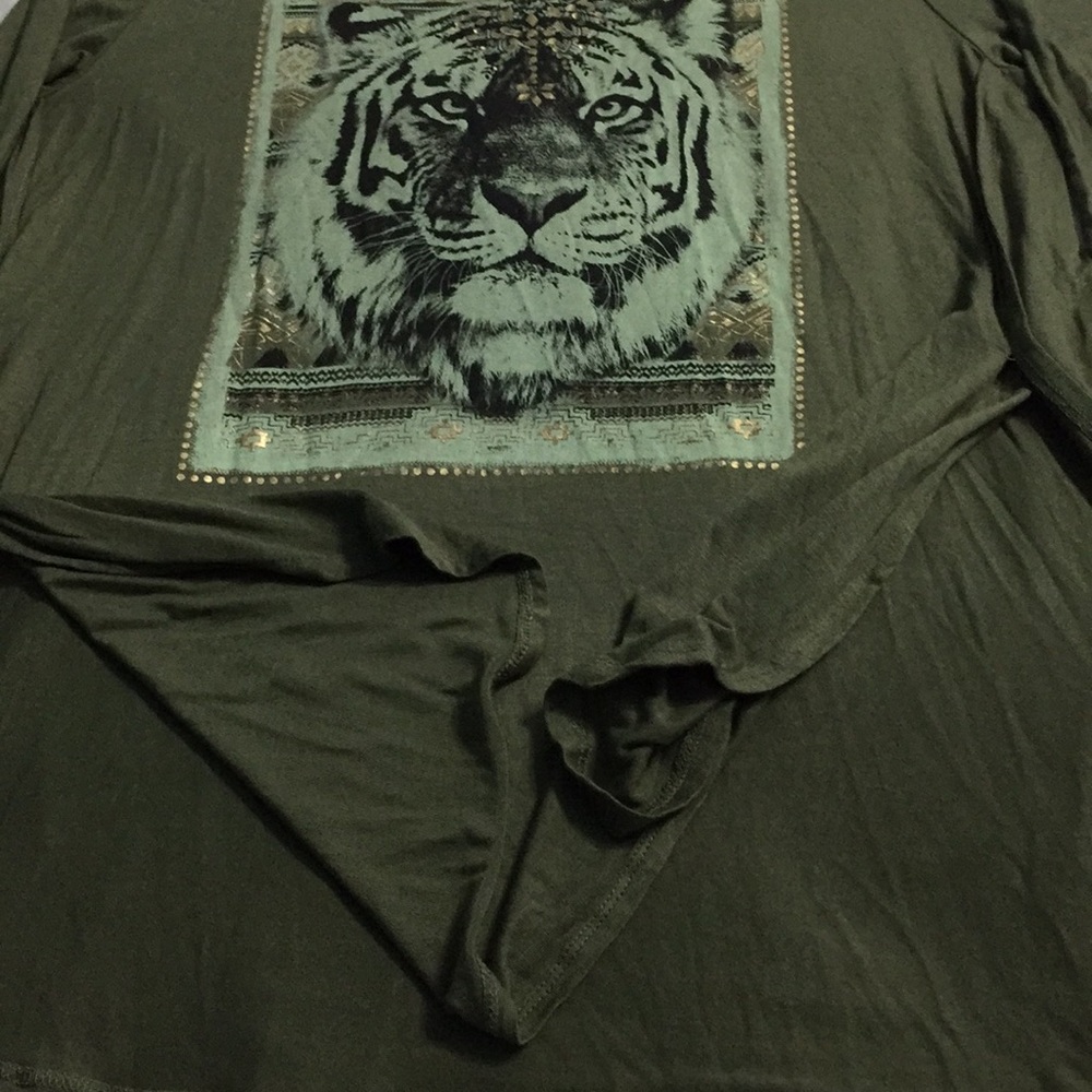 Top - Picture 2 of 3