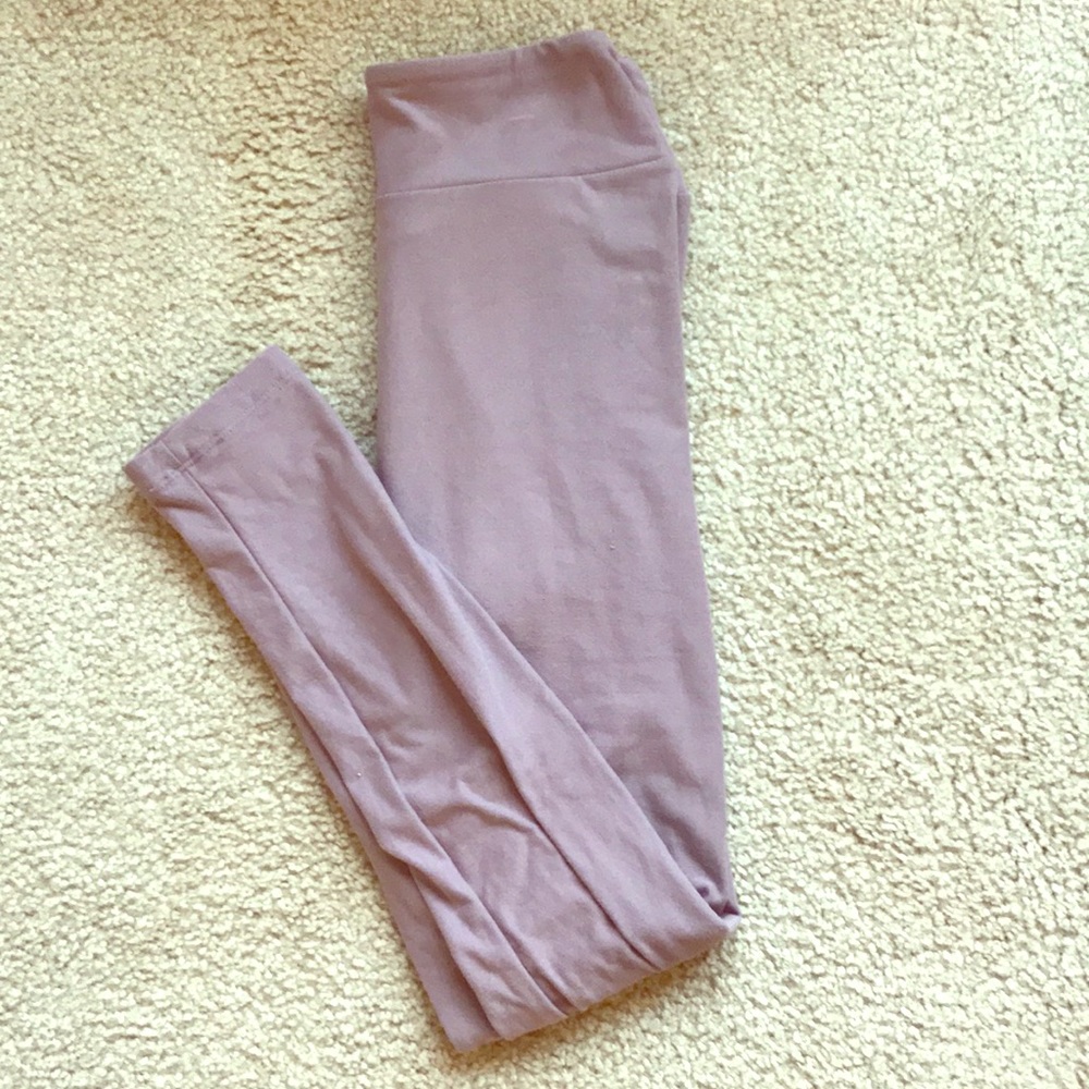 Lula Roe One Size Regular Leggings in Purple