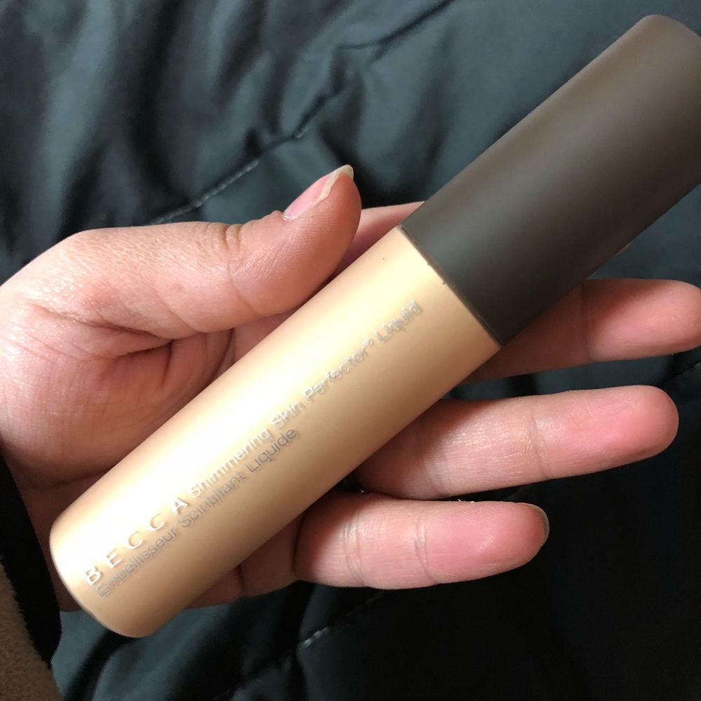 Becca Liquid Shimmering Highlighter