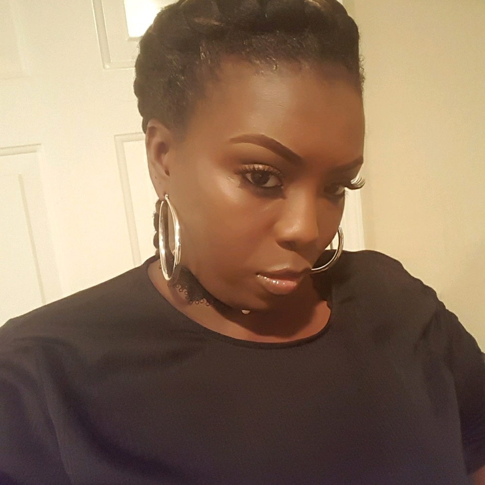 Meet your Posher, Neka