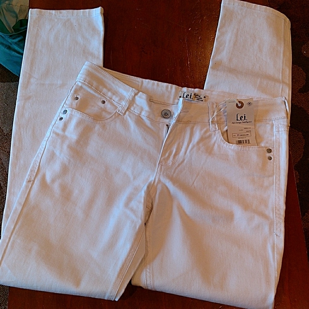 NWT White Lei Ashley Trouble Skinny Jeans