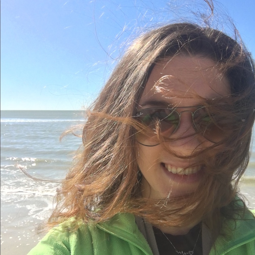 Meet your Posher, Caitlin