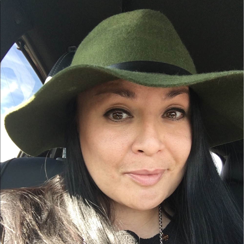 Meet your Posher, Andrea