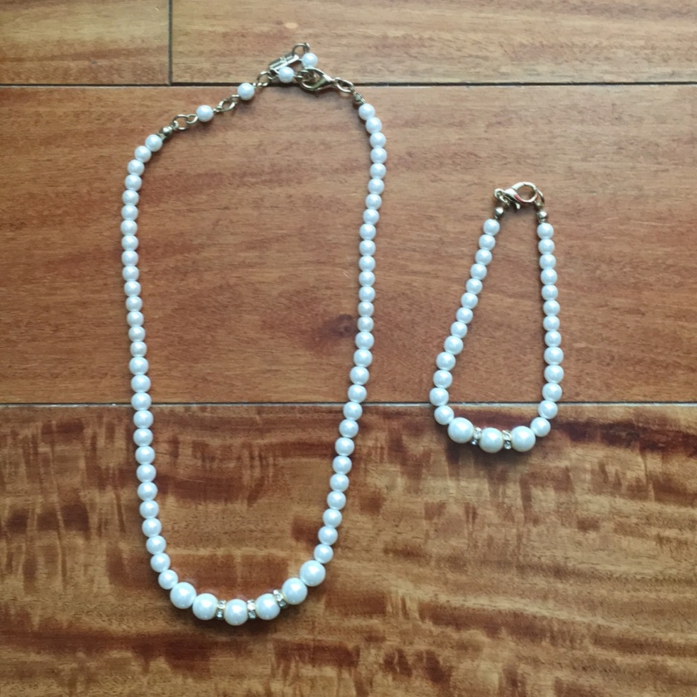 Necklace and bracelet pearl beads set