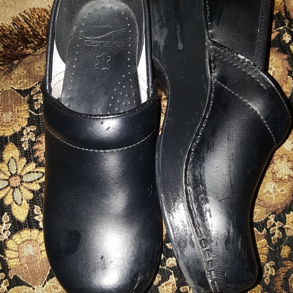 New Sz 7 Dansko