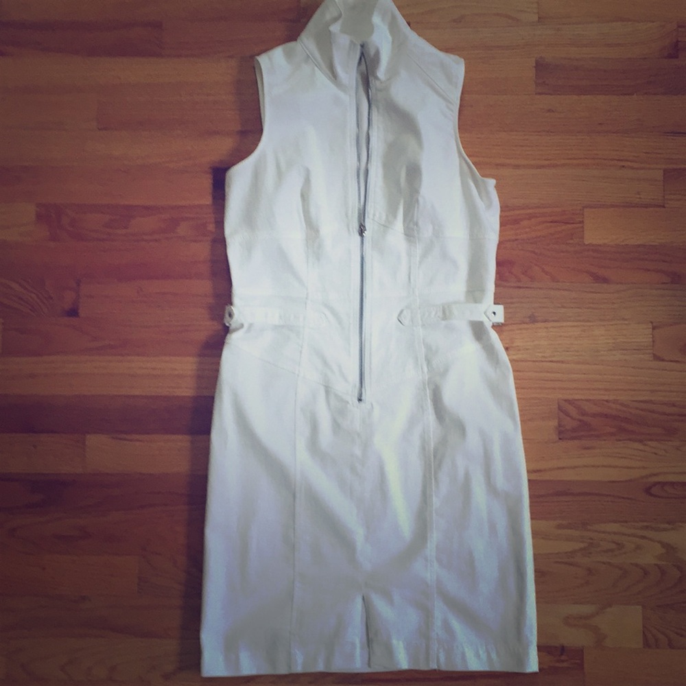✨ Sexy, white and stretchy denim dress ✨