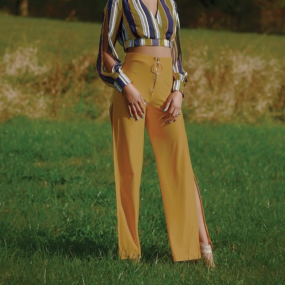 Small two piece set - Picture 2 of 3