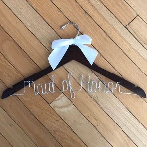 Maid of honor hanger