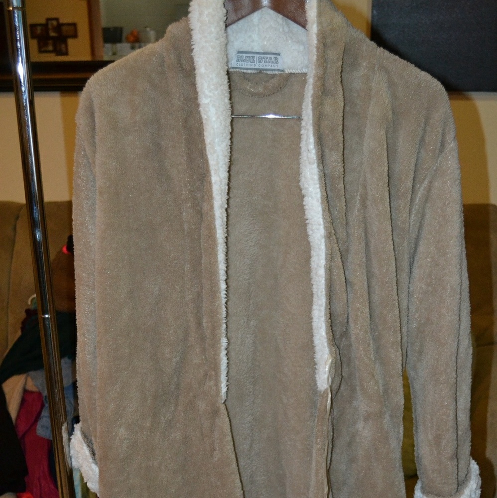 Super comfy robe!