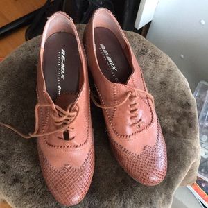 Remix Size 9 Platform Wingtip Oxfords