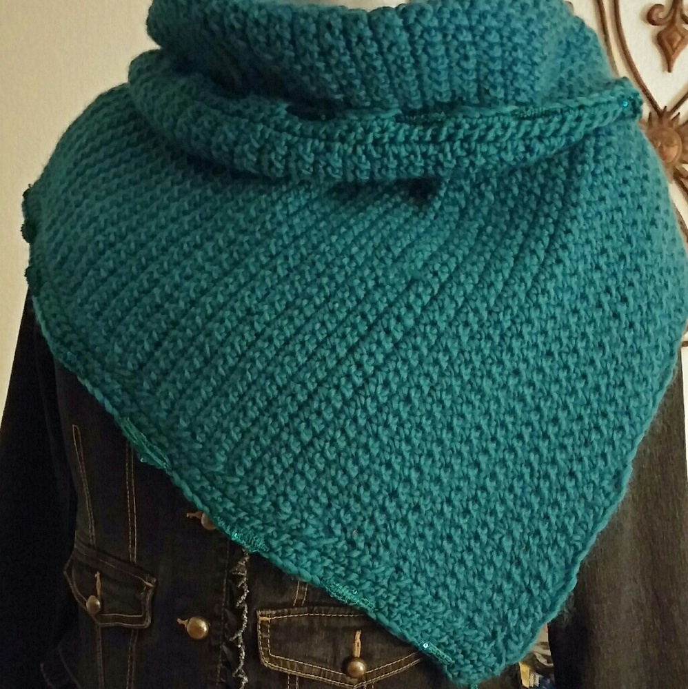 Crotçhet Infinity Scarf