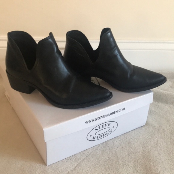 Steve Madden Shoes - Steve Madden “Austin” booties