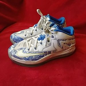 Nike Air Lebron XI Low China 683253-144