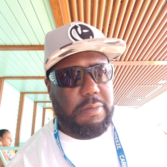 Meet your Posher, Curtis - Picture 1 of 1