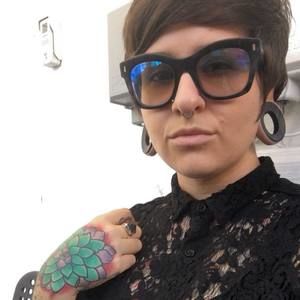 Meet your Posher, Kelly