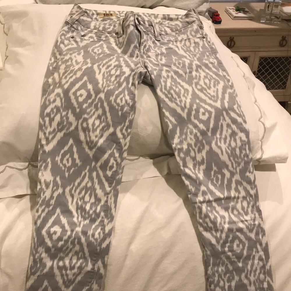 Patterned Capris Pants - image 1