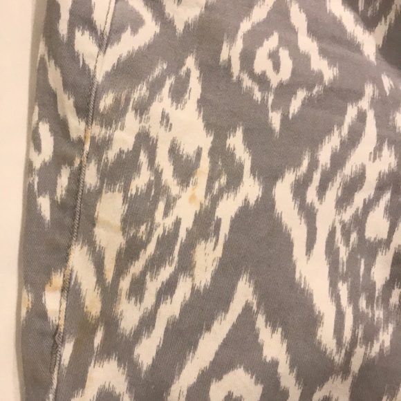 Patterned Capris Pants - Picture 2 of 2