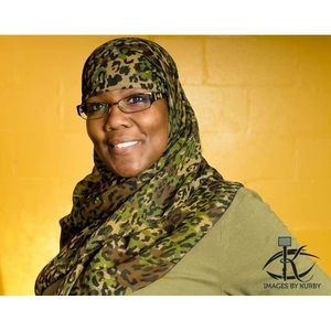 Meet your Posher, Dina