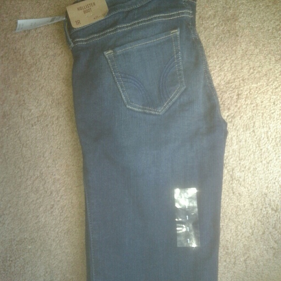 NWT Hollister boot cut jeans! - Picture 2 of 3